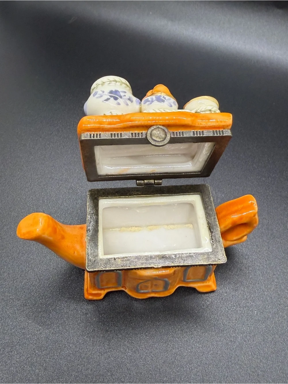 Vintage Ceramic Stove With Bakeware Hinged Trinket Box With No Trinket